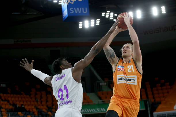 通过拼劲和 通过拼劲和