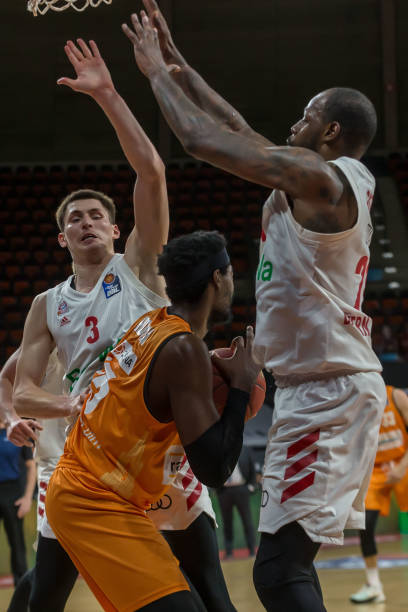 频繁的豪车 频繁的豪车